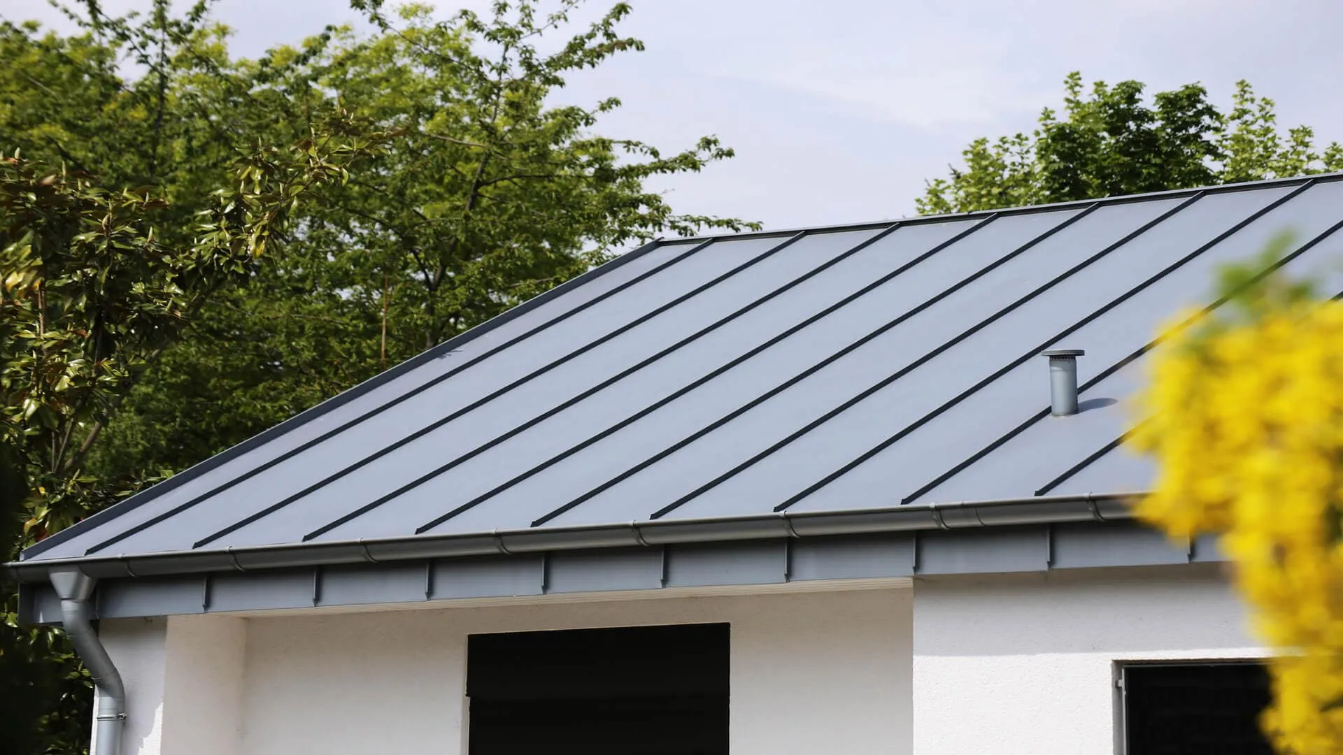 Are Metal Roofs Fireproof? The Truth About Fire-Resistant Roofing