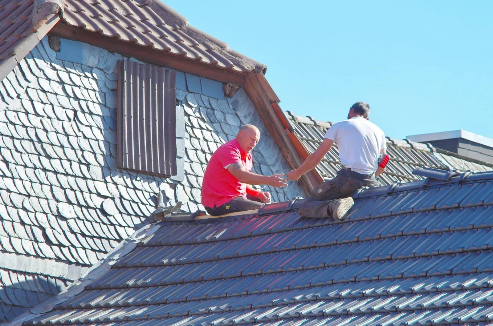 When to Replace Your Roof: The Complete Homeowner's Guide