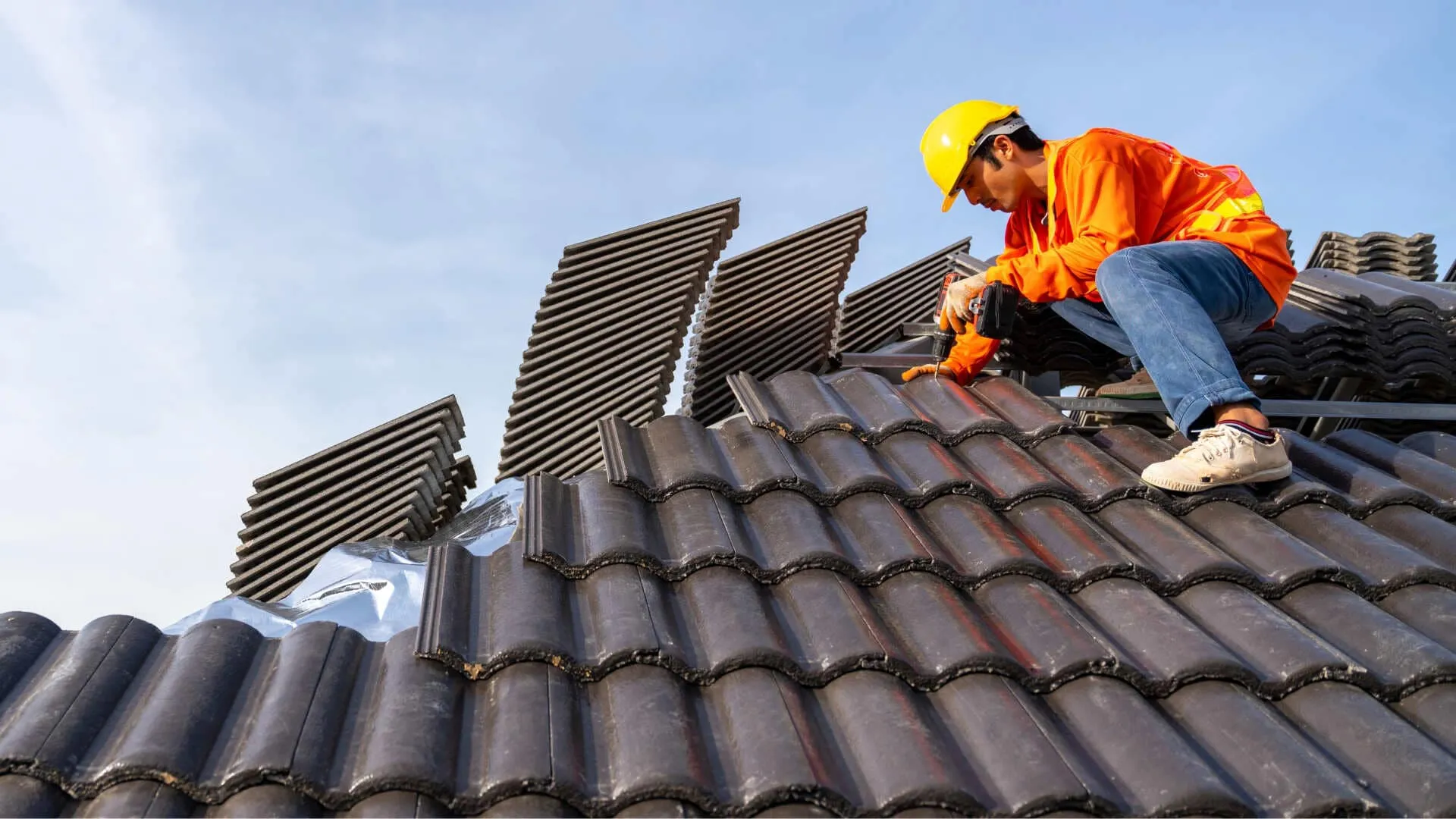 How Much Does a Roofer Charge Per Square?