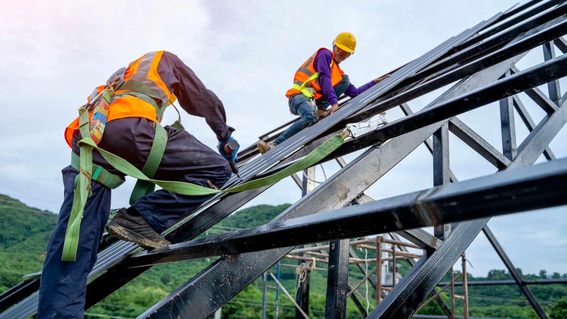 How to Start a Roofing Company?